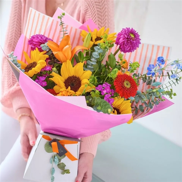   BOUQUET WITH SUNFLOWERS